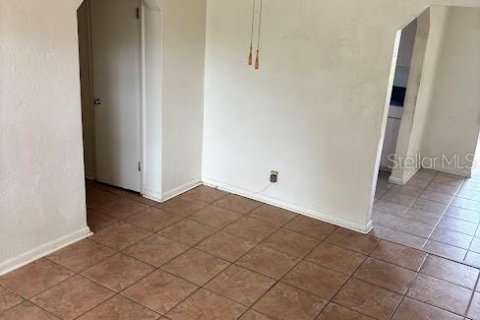 House in Tampa, Florida 3 bedrooms, 109.62 sq.m. № 1808414 - photo 5