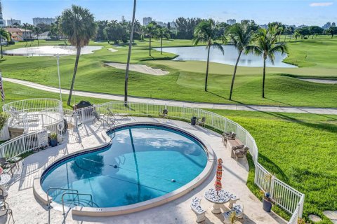 Copropriété à vendre à Fort Lauderdale, Floride: 1 chambre, 55.74 m2 № 2170041 - photo 2