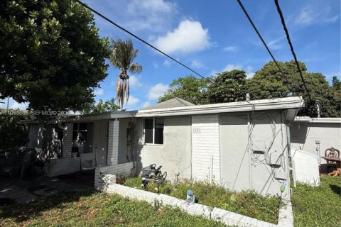 Снять в аренду виллу или дом в Холливуд, Флорида 1 спальня, 46.45м2, № 2060575 - фото 23