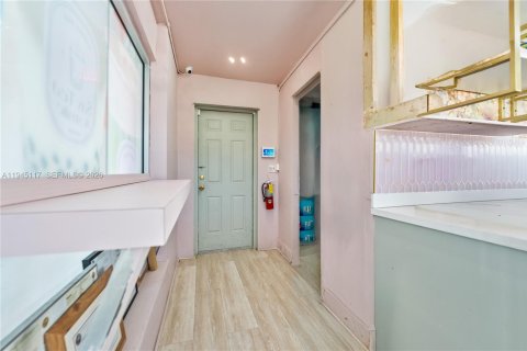 Immobilier commercial à vendre à Miami, Floride № 2001446 - photo 10