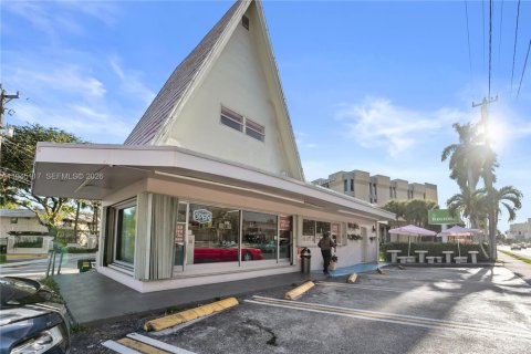 Immobilier commercial à vendre à Miami, Floride № 2001446 - photo 9