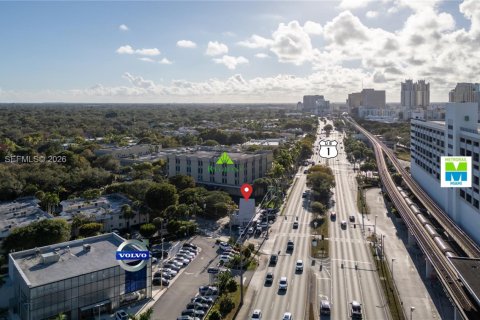 Immobilier commercial à vendre à Miami, Floride № 2001446 - photo 3