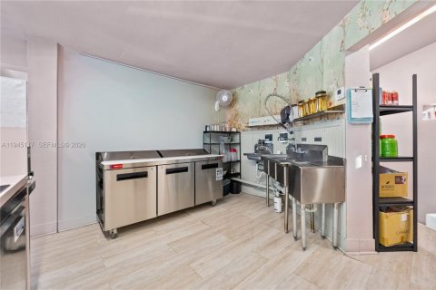 Immobilier commercial à vendre à Miami, Floride № 2001446 - photo 15