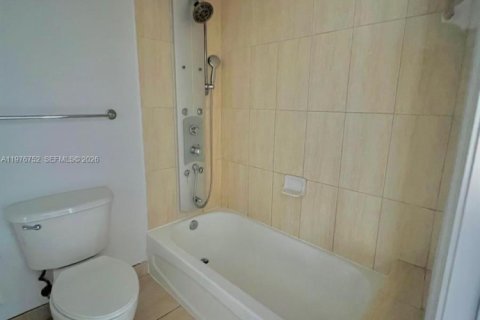 Condo in Miami, Florida  № 2040987 - photo 8