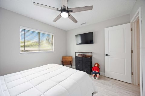 House in Bradenton, Florida 3 bedrooms, 177.07 sq.m. № 1893989 - photo 18