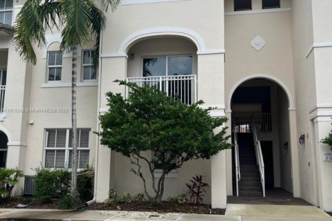 Condo in Doral, Florida, 3 bedrooms  № 1927865 - photo 1