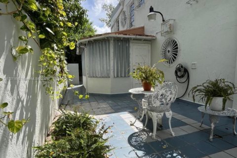 Townhouse in Miami, Florida 3 bedrooms, 129.04 sq.m. № 1946523 - photo 11