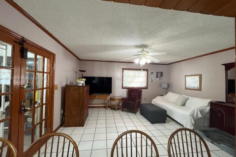 Townhouse in Miami, Florida 3 bedrooms, 129.04 sq.m. № 1946523 - photo 6