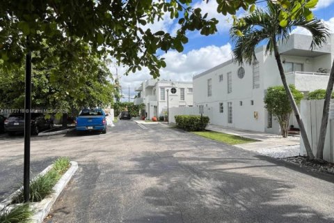 Townhouse in Miami, Florida 3 bedrooms, 129.04 sq.m. № 1946523 - photo 3