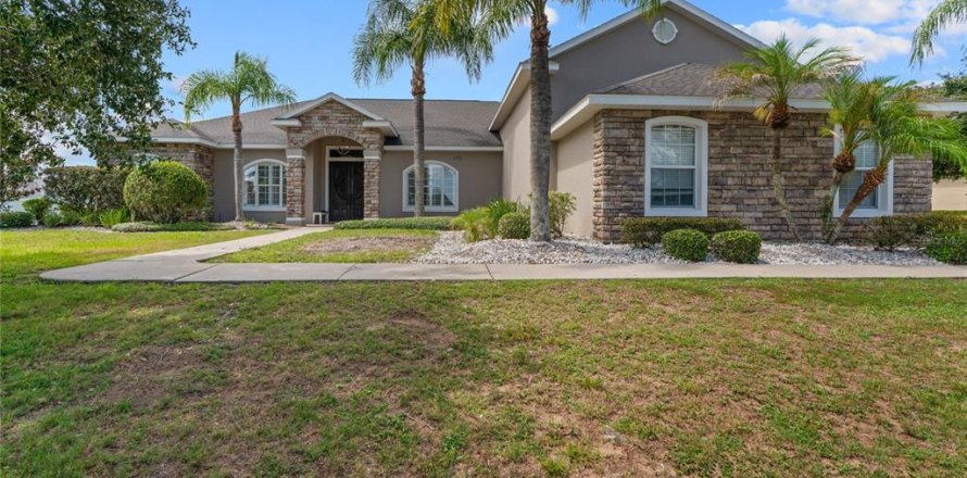 House in Ocala, Florida 4 bedrooms, 296.27 sq.m. № 1790084