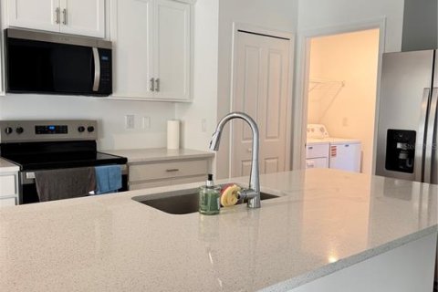 House in Port Charlotte, Florida 4 bedrooms, 153.29 sq.m. № 2425468 - photo 10