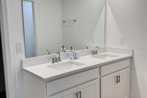 House in Port Charlotte, Florida 4 bedrooms, 153.29 sq.m. № 2425468 - photo 6