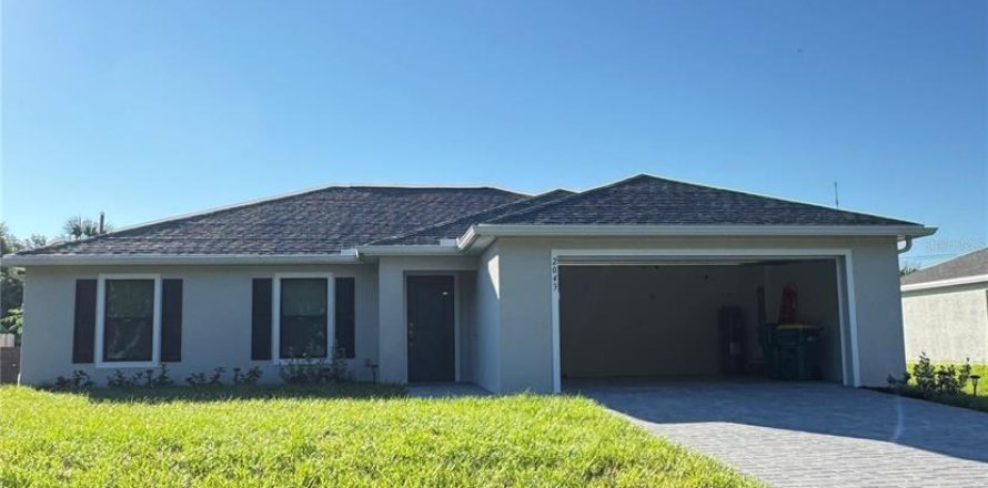 House in Port Charlotte, Florida 4 bedrooms, 153.29 sq.m. № 2425468