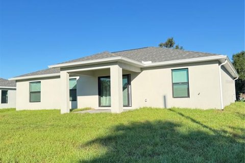 House in Port Charlotte, Florida 4 bedrooms, 153.29 sq.m. № 2425468 - photo 19