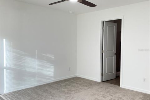 House in Port Charlotte, Florida 4 bedrooms, 153.29 sq.m. № 2425468 - photo 15