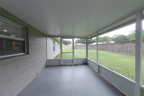Villa ou maison à louer à Orlando, Floride: 3 chambres, 120.77 m2 № 2418927 - photo 13