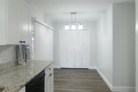 Villa ou maison à louer à Orlando, Floride: 3 chambres, 120.77 m2 № 2418927 - photo 5