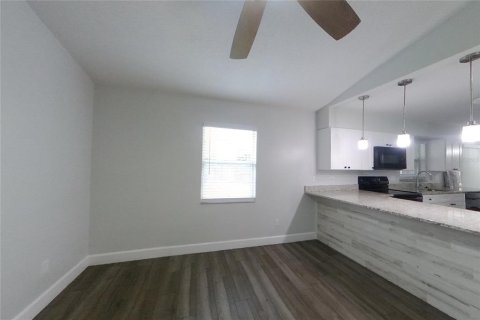 Villa ou maison à louer à Orlando, Floride: 3 chambres, 120.77 m2 № 2418927 - photo 4