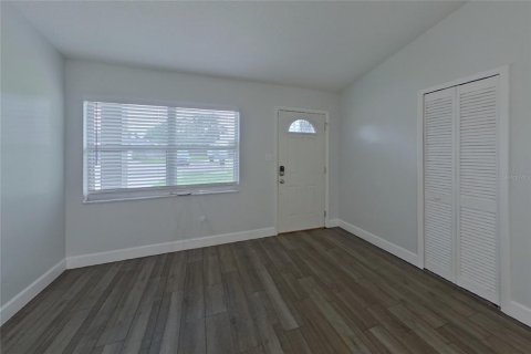 Villa ou maison à louer à Orlando, Floride: 3 chambres, 120.77 m2 № 2418927 - photo 2