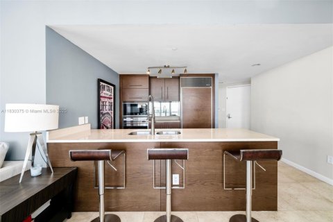 Condo in Miami, Florida, 2 bedrooms  № 1934121 - photo 6