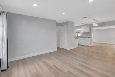Villa ou maison à vendre à Cape Coral, Floride: 3 chambres, 133.31 m2 № 1773899 - photo 5