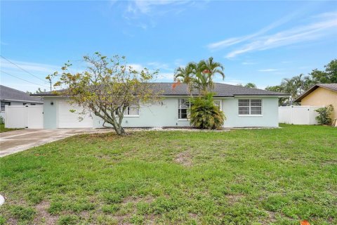 Villa ou maison à vendre à Cape Coral, Floride: 3 chambres, 133.31 m2 № 1773899 - photo 1
