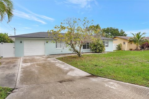 Villa ou maison à vendre à Cape Coral, Floride: 3 chambres, 133.31 m2 № 1773899 - photo 2