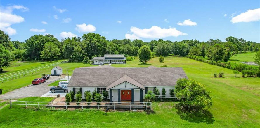 House in Polk City, Florida 6 bedrooms, 329.8 sq.m. № 1795173