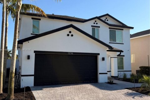 House in Miami Gardens, Florida 6 bedrooms, 275.73 sq.m. № 2299993 - photo 4