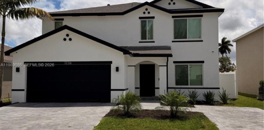House in Miami Gardens, Florida 6 bedrooms, 275.73 sq.m. № 2299993