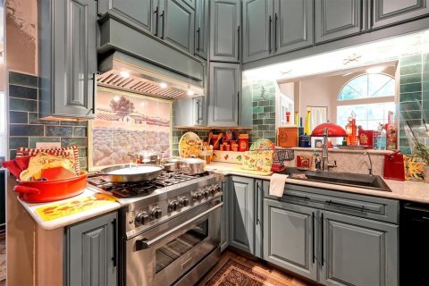 House in Mims, Florida 4 bedrooms, 220.74 sq.m. № 2228391 - photo 10
