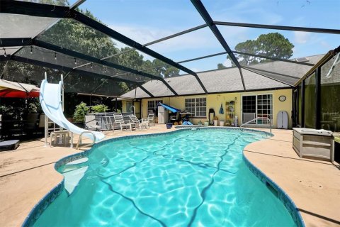 House in Mims, Florida 4 bedrooms, 220.74 sq.m. № 2228391 - photo 15