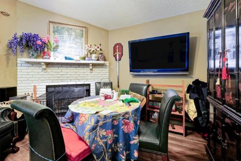 House in Mims, Florida 4 bedrooms, 220.74 sq.m. № 2228391 - photo 11