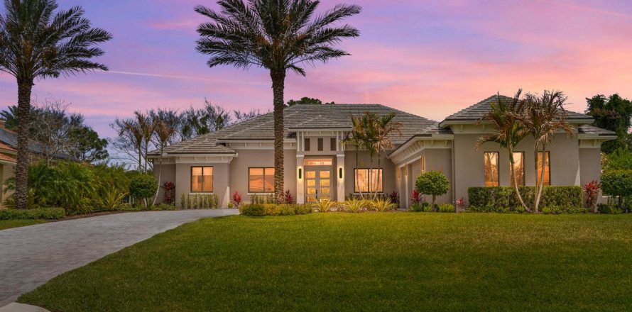 Casa en Palm City, Florida 4 dormitorios, 354.33 m2 № 2154572