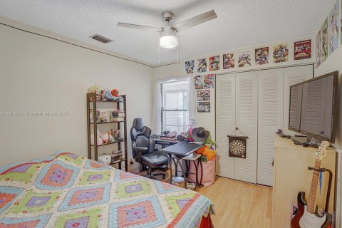House in Boynton Beach, Florida 4 bedrooms, 131.83 sq.m. № 1756698 - photo 25