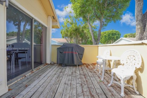 House in Boynton Beach, Florida 4 bedrooms, 131.83 sq.m. № 1756698 - photo 10