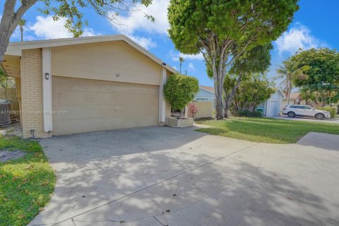 House in Boynton Beach, Florida 4 bedrooms, 131.83 sq.m. № 1756698 - photo 7