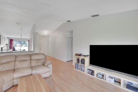 House in Boynton Beach, Florida 4 bedrooms, 131.83 sq.m. № 1756698 - photo 18