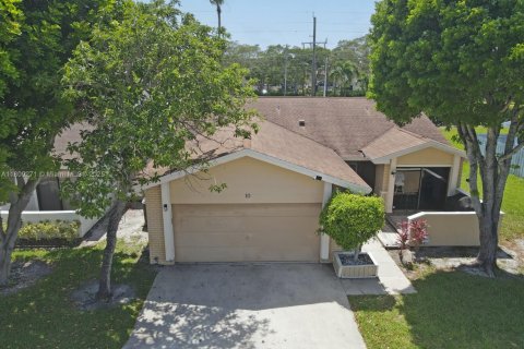 House in Boynton Beach, Florida 4 bedrooms, 131.83 sq.m. № 1756698 - photo 3