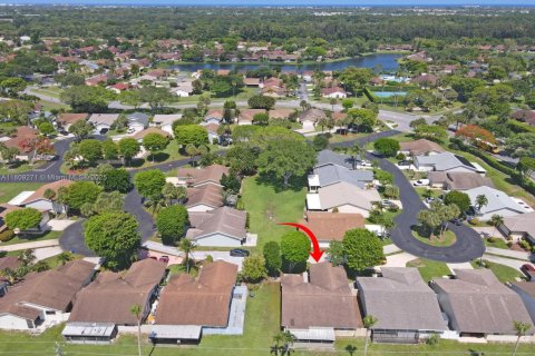 House in Boynton Beach, Florida 4 bedrooms, 131.83 sq.m. № 1756698 - photo 4