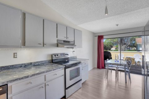 House in Boynton Beach, Florida 4 bedrooms, 131.83 sq.m. № 1756698 - photo 22