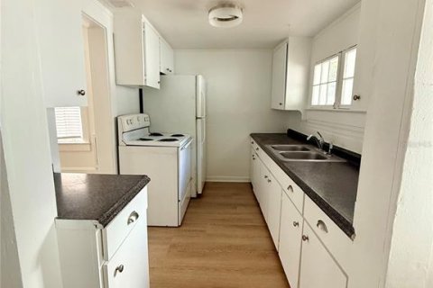 House in DeLand, Florida 2 bedrooms, 57.97 sq.m. № 2378309 - photo 12