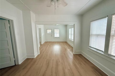 House in DeLand, Florida 2 bedrooms, 57.97 sq.m. № 2378309 - photo 3