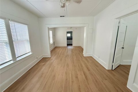 House in DeLand, Florida 2 bedrooms, 57.97 sq.m. № 2378309 - photo 5