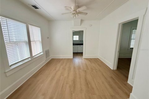 House in DeLand, Florida 2 bedrooms, 57.97 sq.m. № 2378309 - photo 4