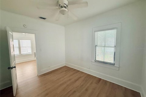 House in DeLand, Florida 2 bedrooms, 57.97 sq.m. № 2378309 - photo 11