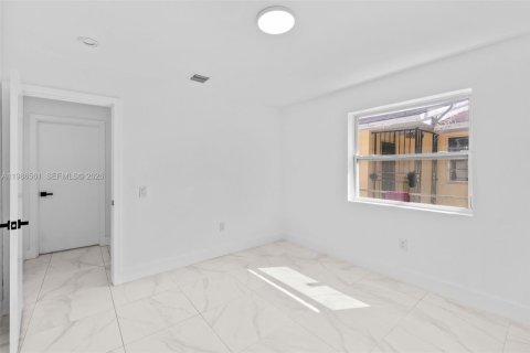 Townhouse in Miami, Florida 3 bedrooms, 111.48 sq.m. № 2048371 - photo 13