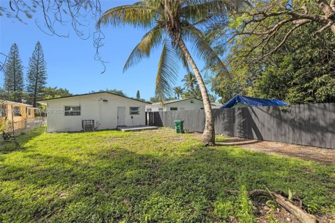 Townhouse in Miami, Florida 3 bedrooms, 111.48 sq.m. № 2048371 - photo 15