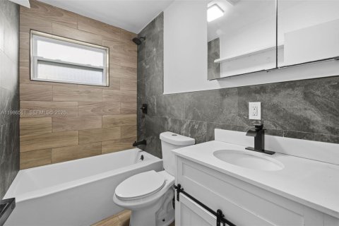 Townhouse in Miami, Florida 3 bedrooms, 111.48 sq.m. № 2048371 - photo 12