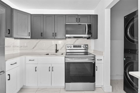 Таунхаус в Майами, Флорида 3 спальни, 111.48м2 № 2048371